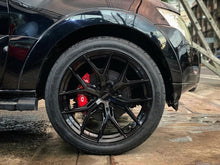 Load image into Gallery viewer, Mitsubishi Pajero - Front