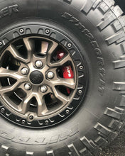 Load image into Gallery viewer, APB, APB Brakes, American Power Brakes, 4x4, Jeep, SUV, Truck. Ford, Chevy, GMC, Dodge. Offroad Big Brake Kit F-150, Raptor, F-250, F-350, Ranger, Ram 1500, TRX, Ram 2500, Ram 3500, Silverado 1500, Silverado 2500, Silverado 3500, Wrangler JL, Gladiator, NP300, Hilux, Jeep brake, Truck brake, Jeep 392, Sierra HD