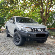 Load image into Gallery viewer, Mitsubishi Triton - Old